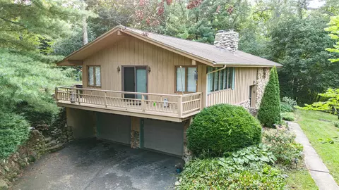 Exterior - 7901 Louella Dr, Roscoe, IL 61073 photo 2 of 11