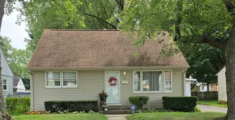 1824 Crestwood Ave, Rockford, IL 61103