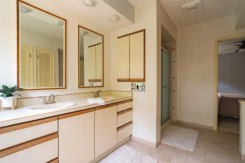 Bath - 724 E Third St, Dixon, IL 61021 photo 3 of 5