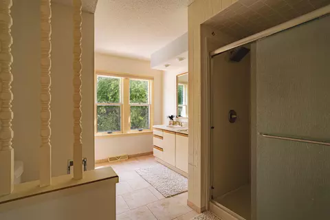 Bath - 724 E Third St, Dixon, IL 61021 photo 1 of 5