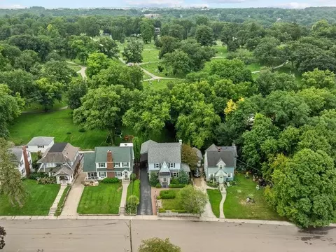 View/Area - 724 E Third St, Dixon, IL 61021 photo 1 of 5