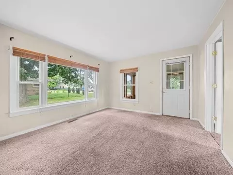 Living - 333 E Front St, Byron, IL 61010 photo 3 of 5