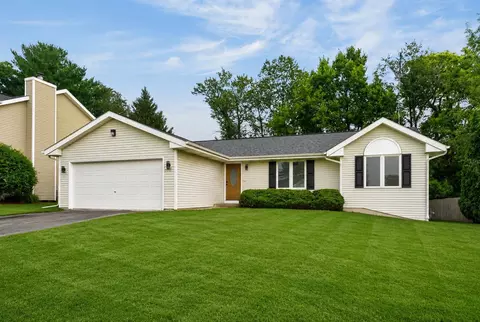 5011 Trafford Dr, Loves Park, IL 61111