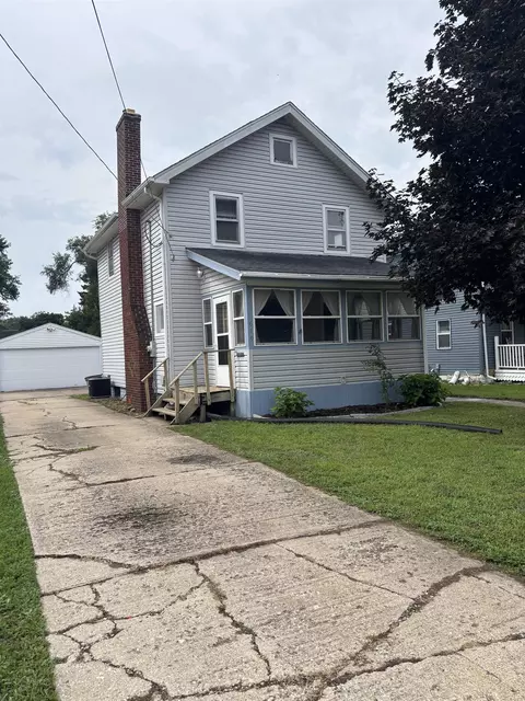 619 Lawn Dr, Loves Park, IL 61111