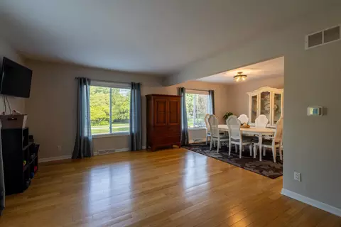 Living - 1122 S Benson Blvd, Freeport, IL 61032 photo 1 of 3