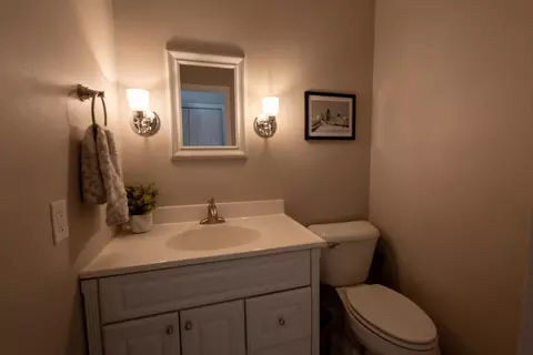 Bath - 1122 S Benson Blvd, Freeport, IL 61032 photo 1 of 4