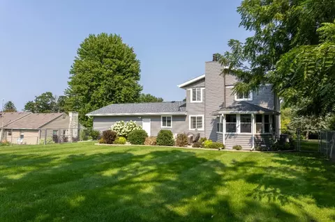 Exterior - 1122 S Benson Blvd, Freeport, IL 61032 photo 11 of 13