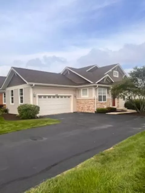 7586 Blairmore Dr, Rockford, IL 61107