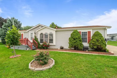 Exterior - 8511 Fig Tree Ln, Roscoe, IL 61073 photo 7 of 8