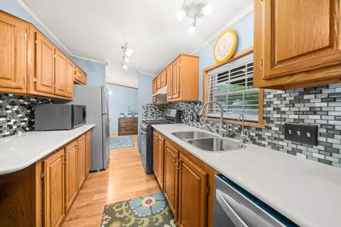 Kitchen - 8511 Fig Tree Ln, Roscoe, IL 61073 photo 3 of 5
