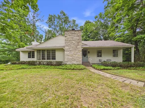 1120 Murphy Woods Ln, Rockford, IL 61107