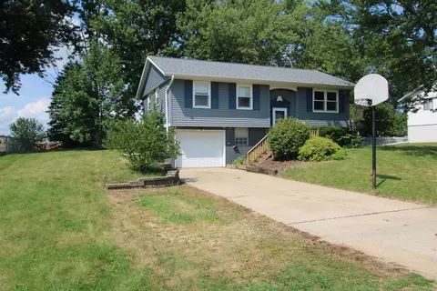 212 Valley View Dr, Orangeville, IL 61060
