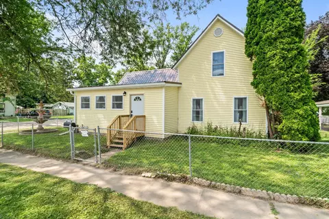 710 S 2nd St, Oregon, IL 61061