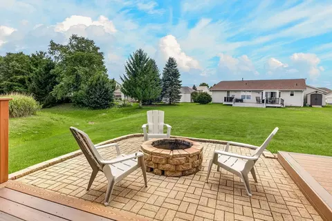 Exterior - 11074 Lemon Grass Ln, Roscoe, IL 61073 photo 11 of 12
