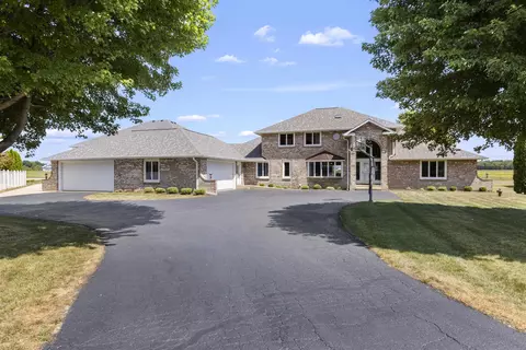 2601 Cessna Cir, Poplar Grove, IL 61065