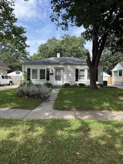 1910 Carney Ave, Rockford, IL 61103