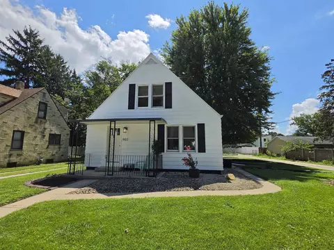 907 Retz Dr, Ottawa, IL 61350