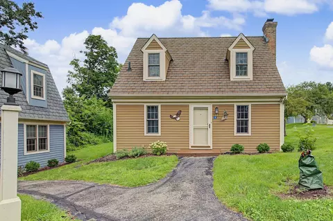 11 Settler Ln, Galena, IL 61036