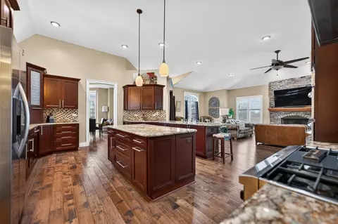 Kitchen - 13114 Deer Xing, Roscoe, IL 61073 photo 2 of 3