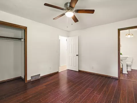 Bedroom - 3919 Falling Leaf Dr, Rockford, IL 61109 photo 2 of 5