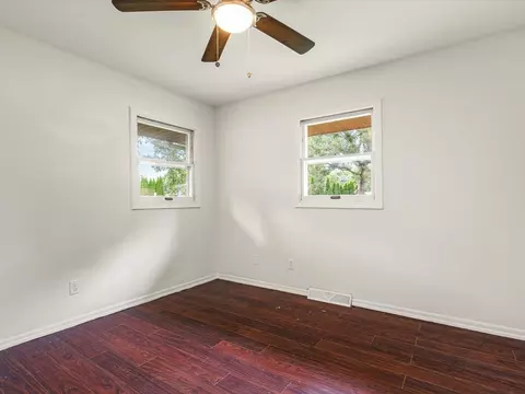 Bedroom - 3919 Falling Leaf Dr, Rockford, IL 61109 photo 3 of 5