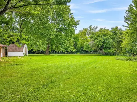 Exterior - 3919 Falling Leaf Dr, Rockford, IL 61109 photo 5 of 5