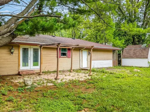 Exterior - 3919 Falling Leaf Dr, Rockford, IL 61109 photo 3 of 5