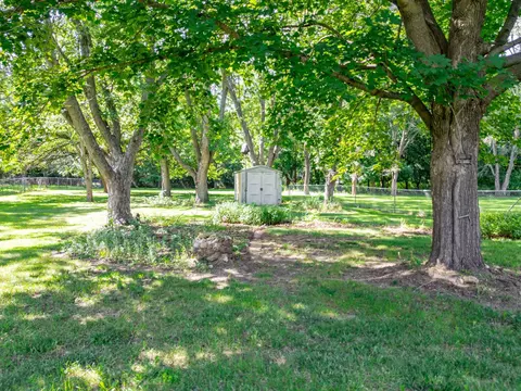 Exterior - 6816 Stardust Trl, Roscoe, IL 61073 photo 5 of 6