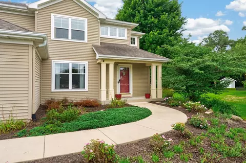 Exterior - 11086 Prairie Wind Pl, Roscoe, IL 61073 photo 3 of 9
