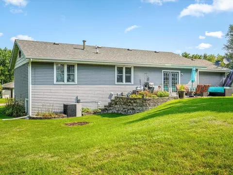 Exterior - 6353 Abernathy Way, Roscoe, IL 61073 photo 6 of 11