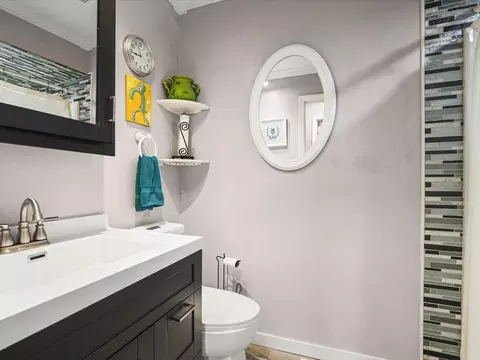 Bath - 6353 Abernathy Way, Roscoe, IL 61073 photo 2 of 5