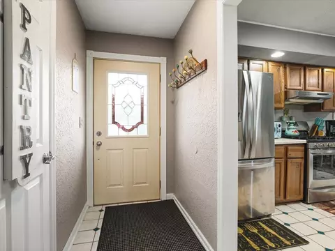 Entry Way - 6353 Abernathy Way, Roscoe, IL 61073 photo 1 of 2