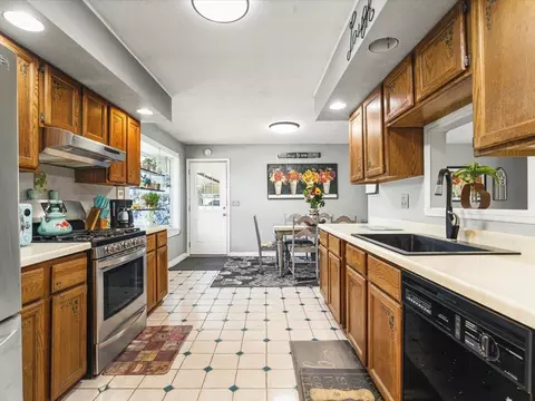 Kitchen - 6353 Abernathy Way, Roscoe, IL 61073 photo 1 of 4
