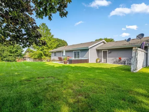 Exterior - 6353 Abernathy Way, Roscoe, IL 61073 photo 11 of 11