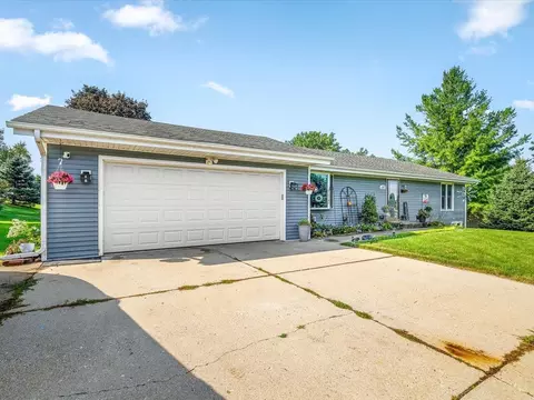 Exterior - 6353 Abernathy Way, Roscoe, IL 61073 photo 4 of 11