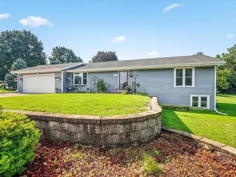 Exterior - 6353 Abernathy Way, Roscoe, IL 61073 photo 3 of 11