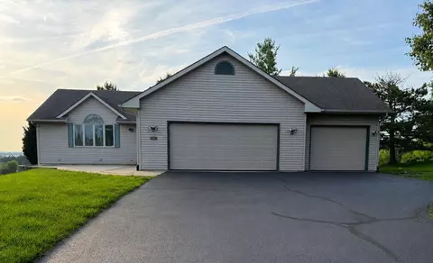 7650 Hawks Ridge Rd, Machesney Park, IL 61115