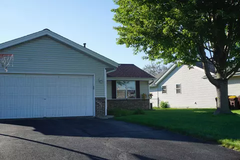 134 Safe Landing Dr, Machesney Park, IL 61115