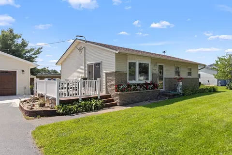 5939 Vesper Dr, South Beloit, IL 61080