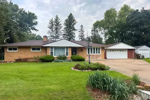 106 Superior Ave, Machesney Park, IL 61115