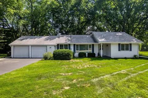 13591 Beaver Dr, Roscoe, IL 61073