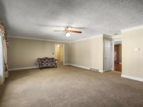 Living - 4007 Landstrom Rd, Rockford, IL 61114 photo 7 of 12
