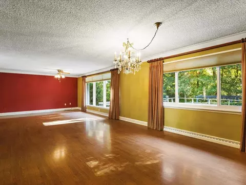 Living - 4007 Landstrom Rd, Rockford, IL 61114 photo 4 of 12