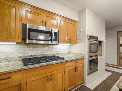Kitchen - 4007 Landstrom Rd, Rockford, IL 61114 photo 6 of 8