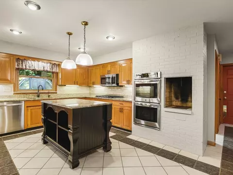 Kitchen - 4007 Landstrom Rd, Rockford, IL 61114 photo 2 of 8
