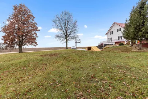 16437 Edwardsville Rd, Pecatonica, IL 61063 photo 4