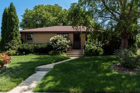 Exterior - 134 S Lawrence St, Cherry Valley, IL 61016 photo 2 of 9