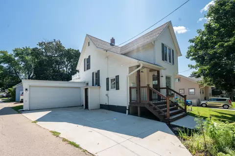 419 S Saxby St, Freeport, IL 61032