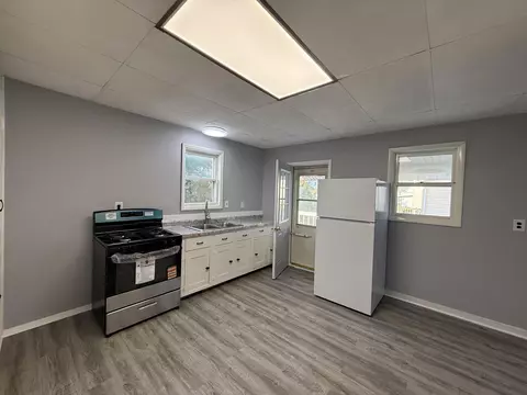 934 E Garden St, Freeport, IL 61032 photo 5