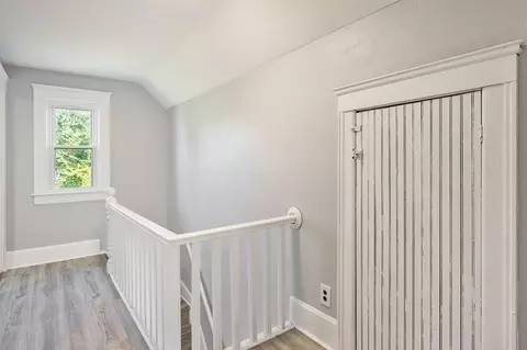 Entry Way - 934 E Garden St, Freeport, IL 61032 photo 5 of 5